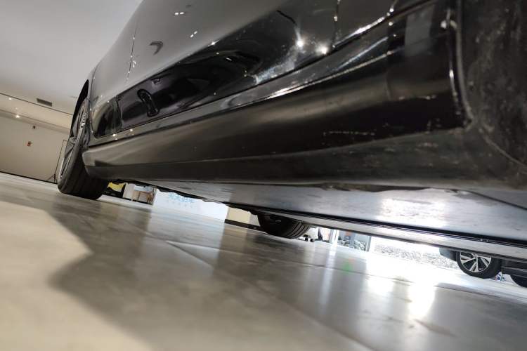 Used Tesla Model 3 2023 Rear-Wheel-Drive Version Right Side Sill