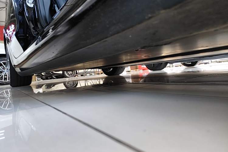 Used Tesla Model 3 2023 Rear-Wheel-Drive Version Right Side Sill