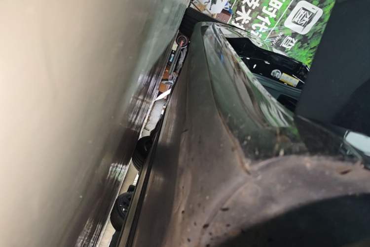 Used Tesla Model 3 2023 Rear-Wheel-Drive Version Right Side Sill
