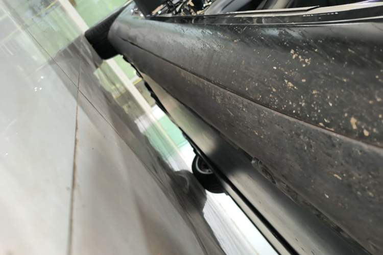 Used Tesla Model 3 2023 Long-Range All-Wheel-Drive Version Right Side Sill