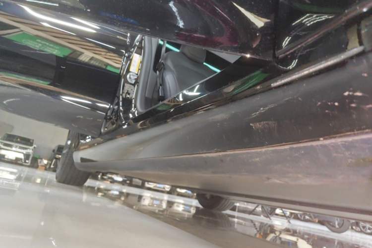 Used Tesla Model 3 2023 Rear-Wheel-Drive Version Right Side Sill