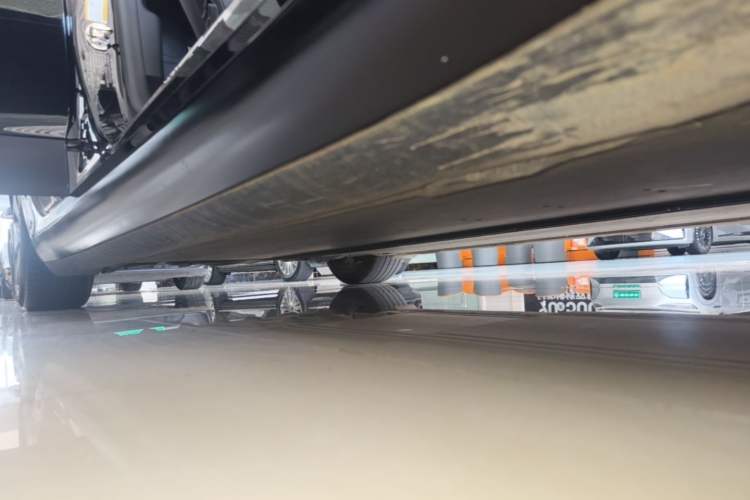 Used Tesla Model 3 2023 Rear-Wheel-Drive Version Right Side Sill
