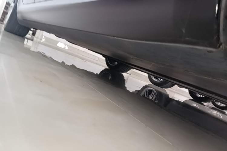 Used Tesla Model 3 2023 Rear-Wheel-Drive Version Right Side Sill