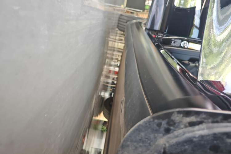 Used Tesla Model 3 2023 Rear-Wheel-Drive Version Right Side Sill