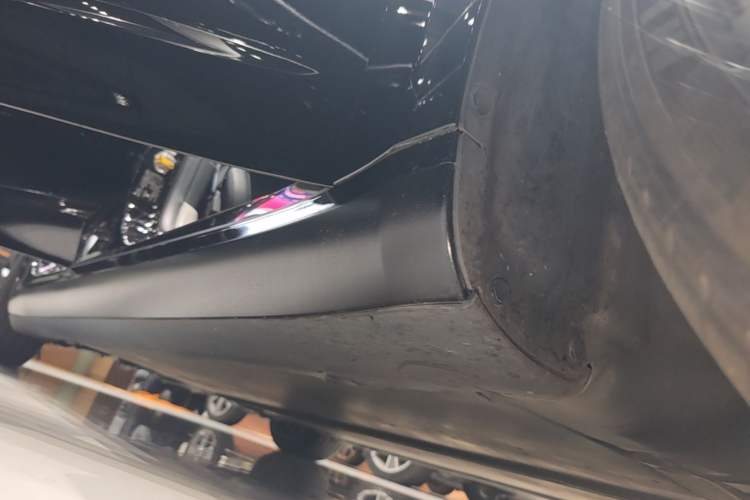 Used Tesla Model 3 2023 Rear-Wheel-Drive Version Right Side Sill