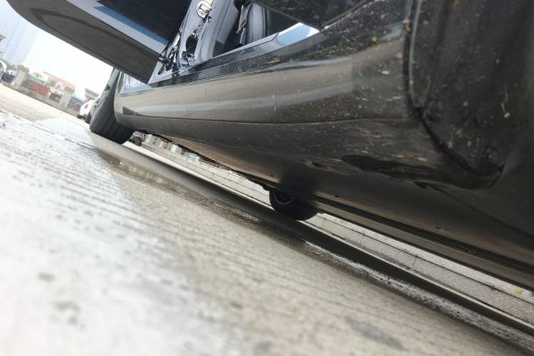 Used Tesla Model 3 2023 Rear-Wheel-Drive Version Right Side Sill