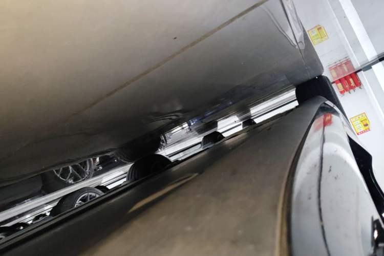 Used Tesla Model 3 2023 Long-Range All-Wheel-Drive Version Right Side Sill