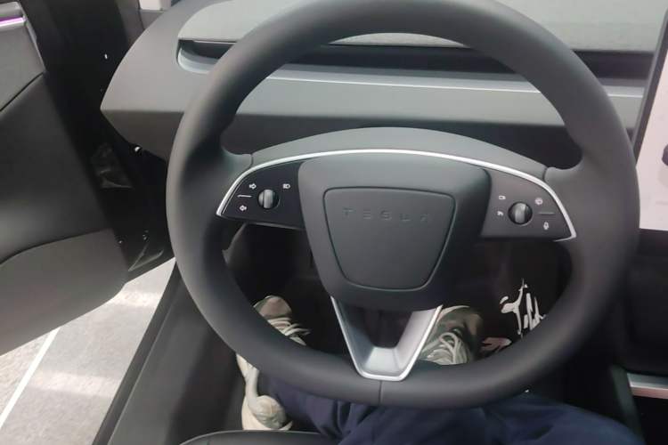 Used Tesla Model 3 2023 Rear-Wheel-Drive Version Steering Wheel