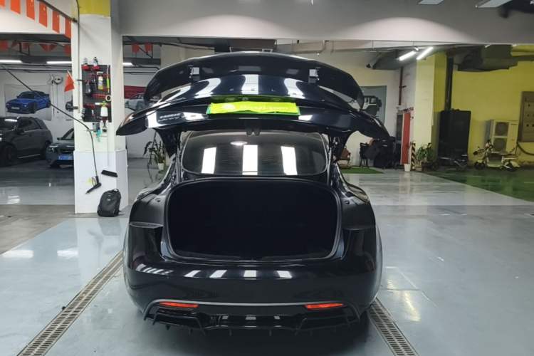 Used Tesla Model 3 2023 Rear-Wheel-Drive Version Trunk