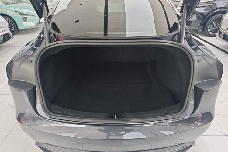 Used Tesla Model 3 2023 Rear-Wheel-Drive Version Trunk