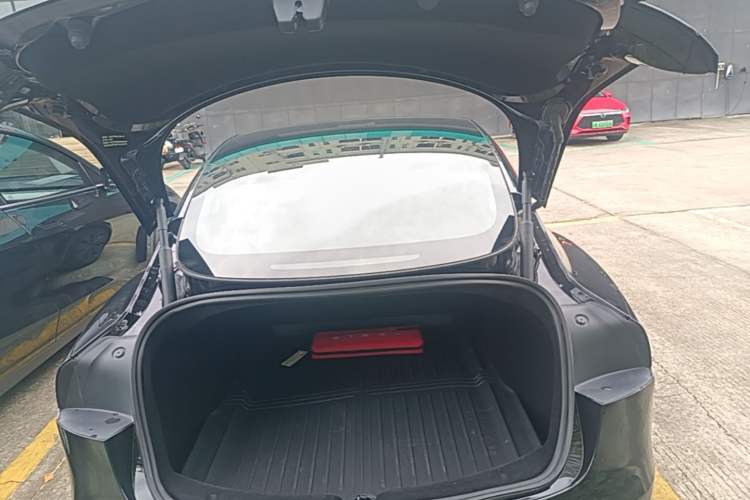 Used Tesla Model 3 2023 Rear-Wheel-Drive Version Trunk