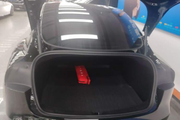 Used Tesla Model 3 2023 Rear-Wheel-Drive Version Trunk