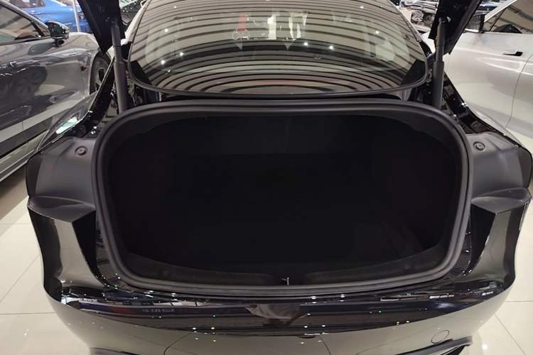 Used Tesla Model 3 2023 Rear-Wheel-Drive Version Trunk