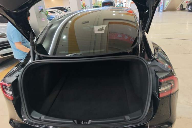 Used Tesla Model 3 2023 Rear-Wheel-Drive Version Trunk