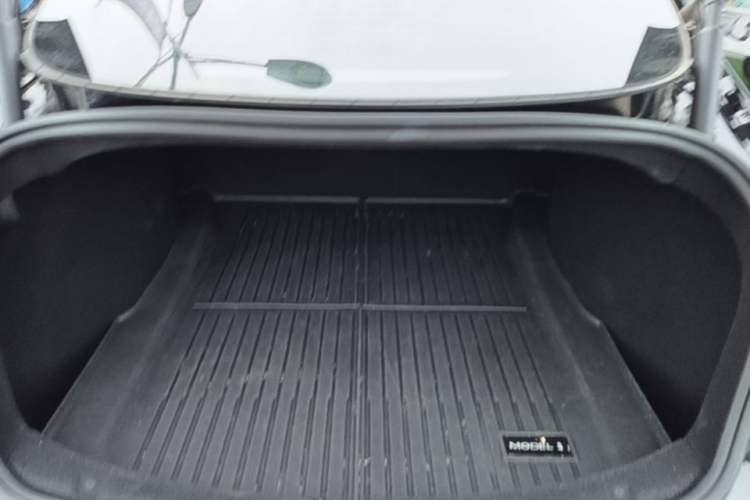 Used Tesla Model 3 2023 Rear-Wheel-Drive Version Trunk
