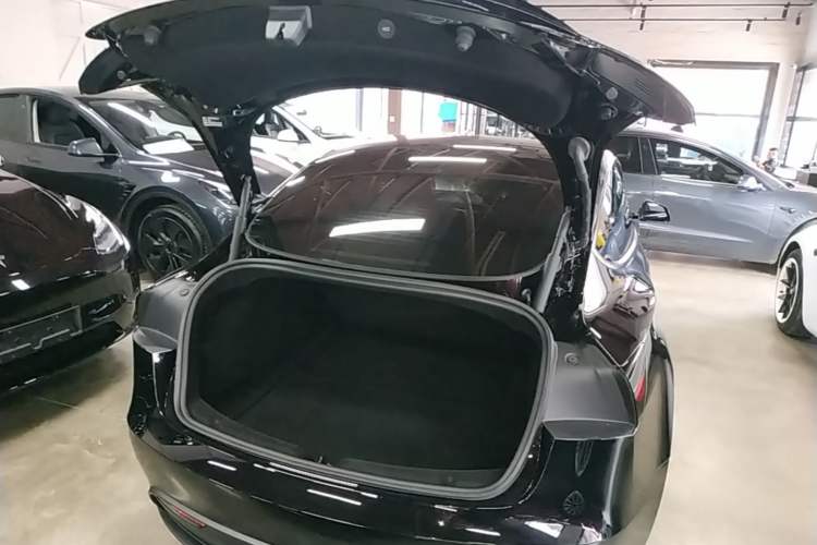 Used Tesla Model 3 2023 Rear-Wheel-Drive Version Trunk