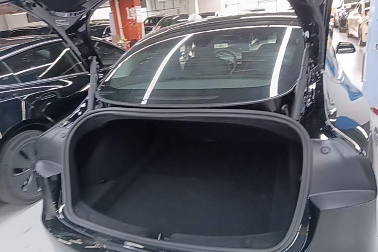 Used Tesla Model 3 2023 Rear-Wheel-Drive Version Trunk