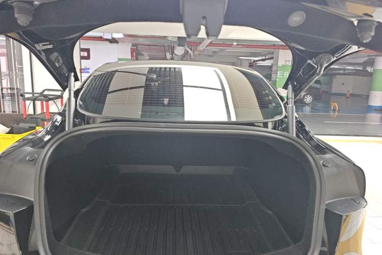 Used Tesla Model 3 2023 Rear-Wheel-Drive Version Trunk