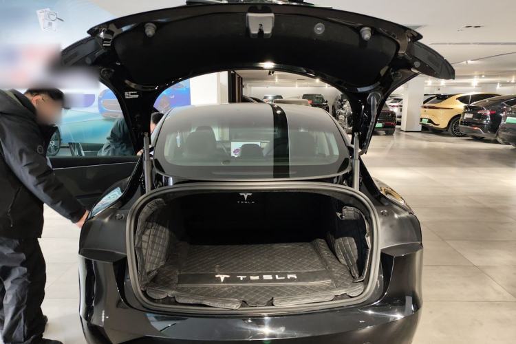 Used Tesla Model 3 2023 Rear-Wheel-Drive Version Trunk
