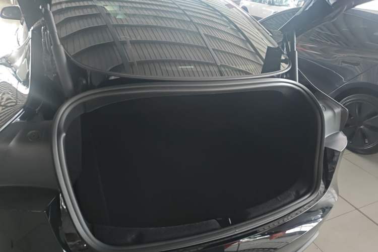 Used Tesla Model 3 2023 Rear-Wheel-Drive Version Trunk