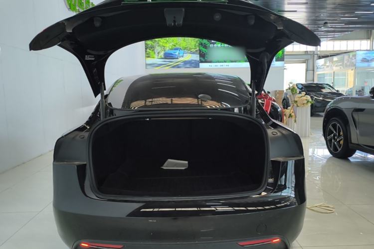 Used Tesla Model 3 2023 Long-Range All-Wheel-Drive Version Trunk