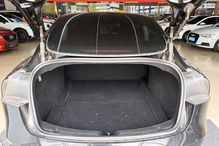 Used Tesla Model 3 2023 Rear-Wheel-Drive Version Trunk