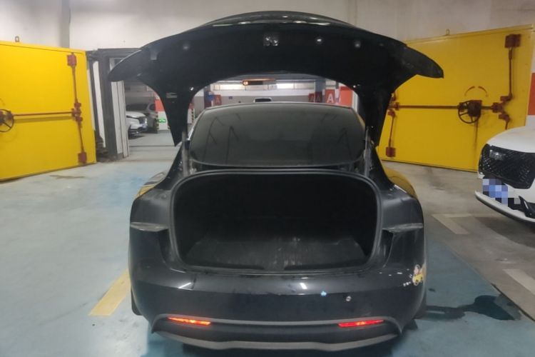 Used Tesla Model 3 2023 Rear-Wheel-Drive Version Trunk