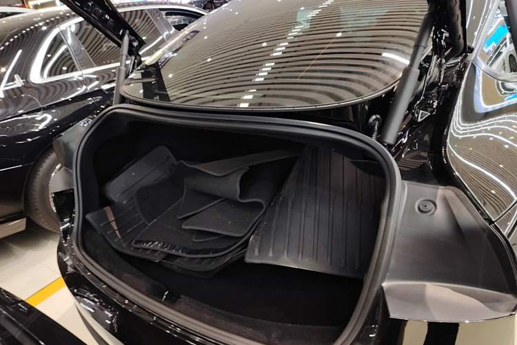 Used Tesla Model 3 2023 Rear-Wheel-Drive Version Trunk