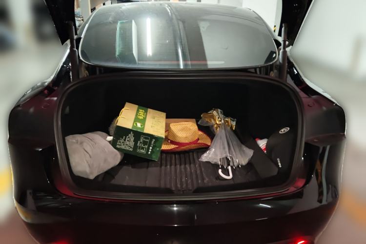 Used Tesla Model 3 2023 Long-Range All-Wheel-Drive Version Trunk