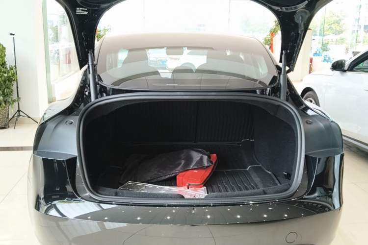 Used Tesla Model 3 2023 Rear-Wheel-Drive Version Trunk