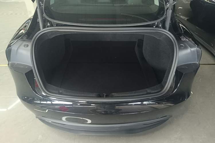 Used Tesla Model 3 2023 Rear-Wheel-Drive Version Trunk