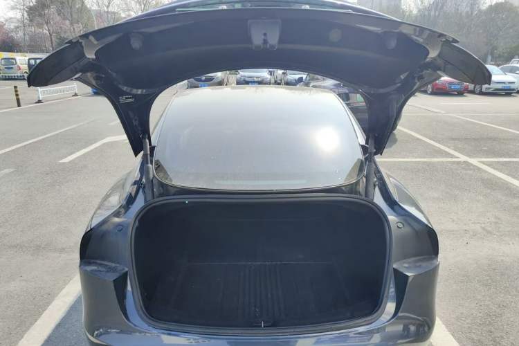 Used Tesla Model 3 2023 Rear-Wheel-Drive Version Trunk