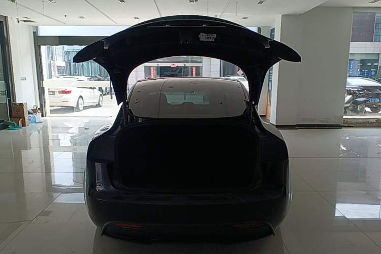 Used Tesla Model 3 2023 Rear-Wheel-Drive Version Trunk