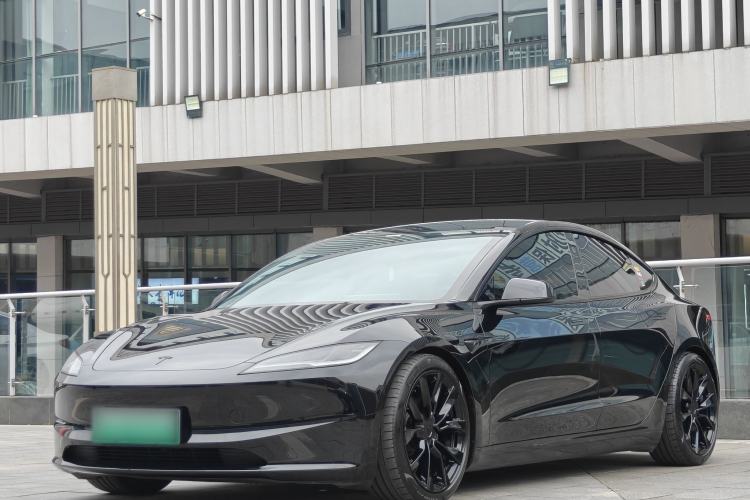 Tesla Model 3 2023 Long-Range All-Wheel-Drive Version
