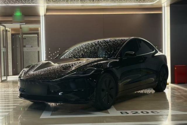 Used Tesla Model 3 2023 Long-Range All-Wheel-Drive Version