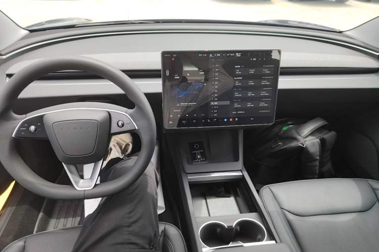 Used Tesla Model 3 2023 Rear-Wheel-Drive Version Center Console