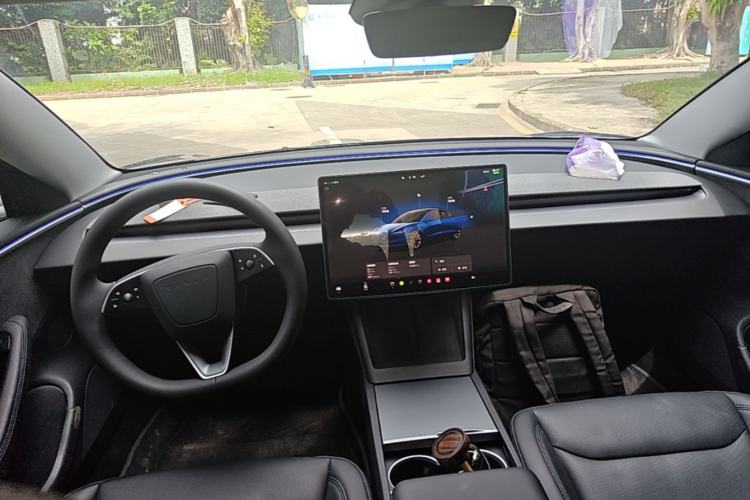 Used Tesla Model 3 2023 Long-Range All-Wheel-Drive Version Center Console