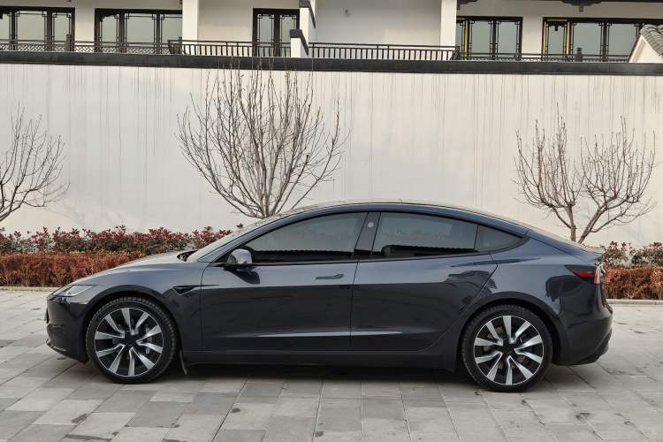 Used Tesla Model 3 2023 Long-Range All-Wheel-Drive Version Exterior 3