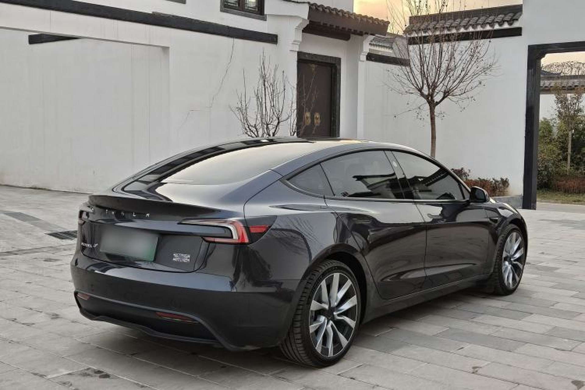 Used Tesla Model 3 2023 Long-Range All-Wheel-Drive Version Exterior 6
