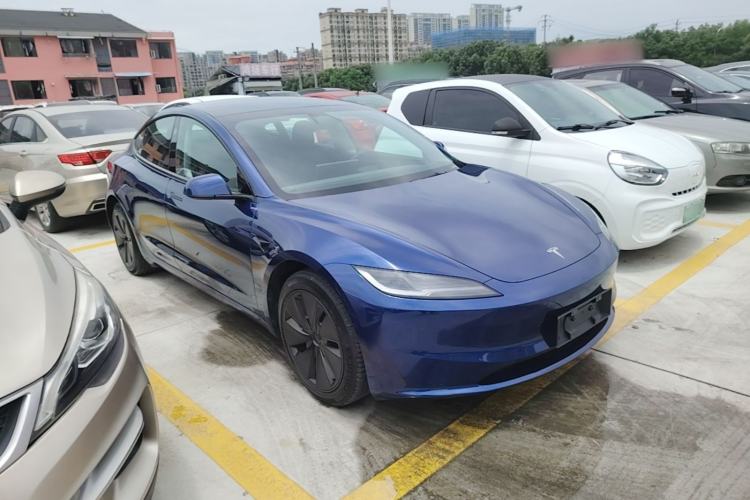 Used Tesla Model 3 2023 Rear-Wheel-Drive Version Front Right 45 Deg