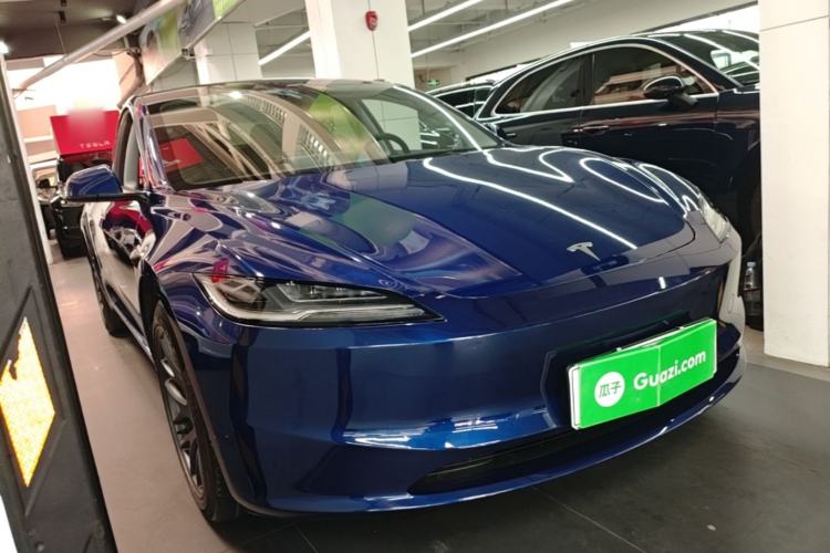 Used Tesla Model 3 2023 Rear-Wheel-Drive Version Front Right 45 Deg