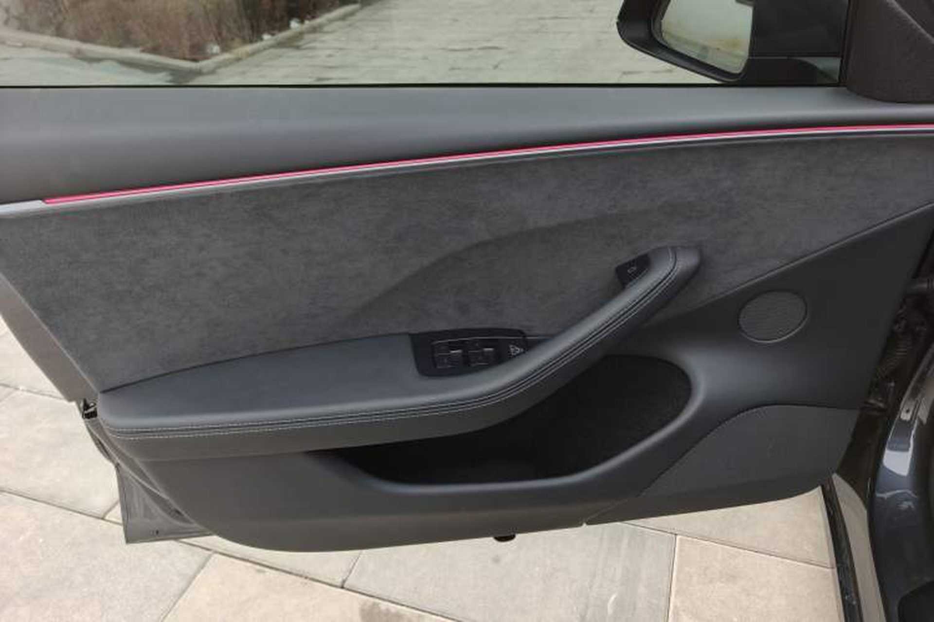 Used Tesla Model 3 2023 Long-Range All-Wheel-Drive Version Interior 11