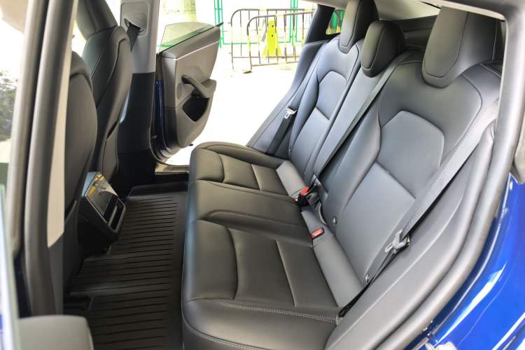 Used Tesla Model 3 2023 Rear-Wheel-Drive Version Interior 3