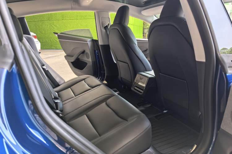 Used Tesla Model 3 2023 Rear-Wheel-Drive Version Interior 4