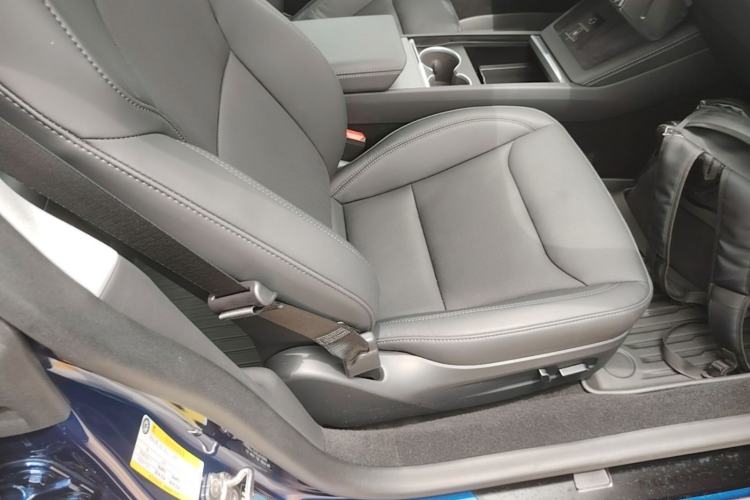 Used Tesla Model 3 2023 Rear-Wheel-Drive Version Right Front Seat