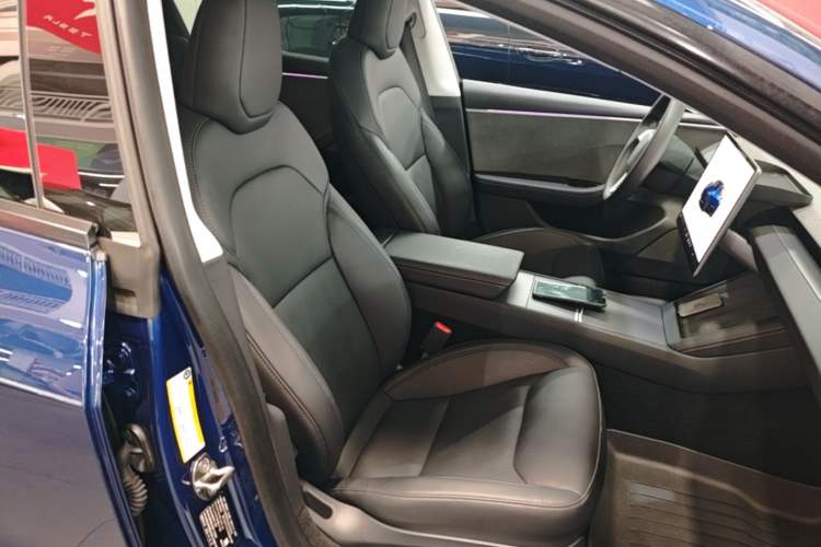 Used Tesla Model 3 2023 Rear-Wheel-Drive Version Right Front Seat