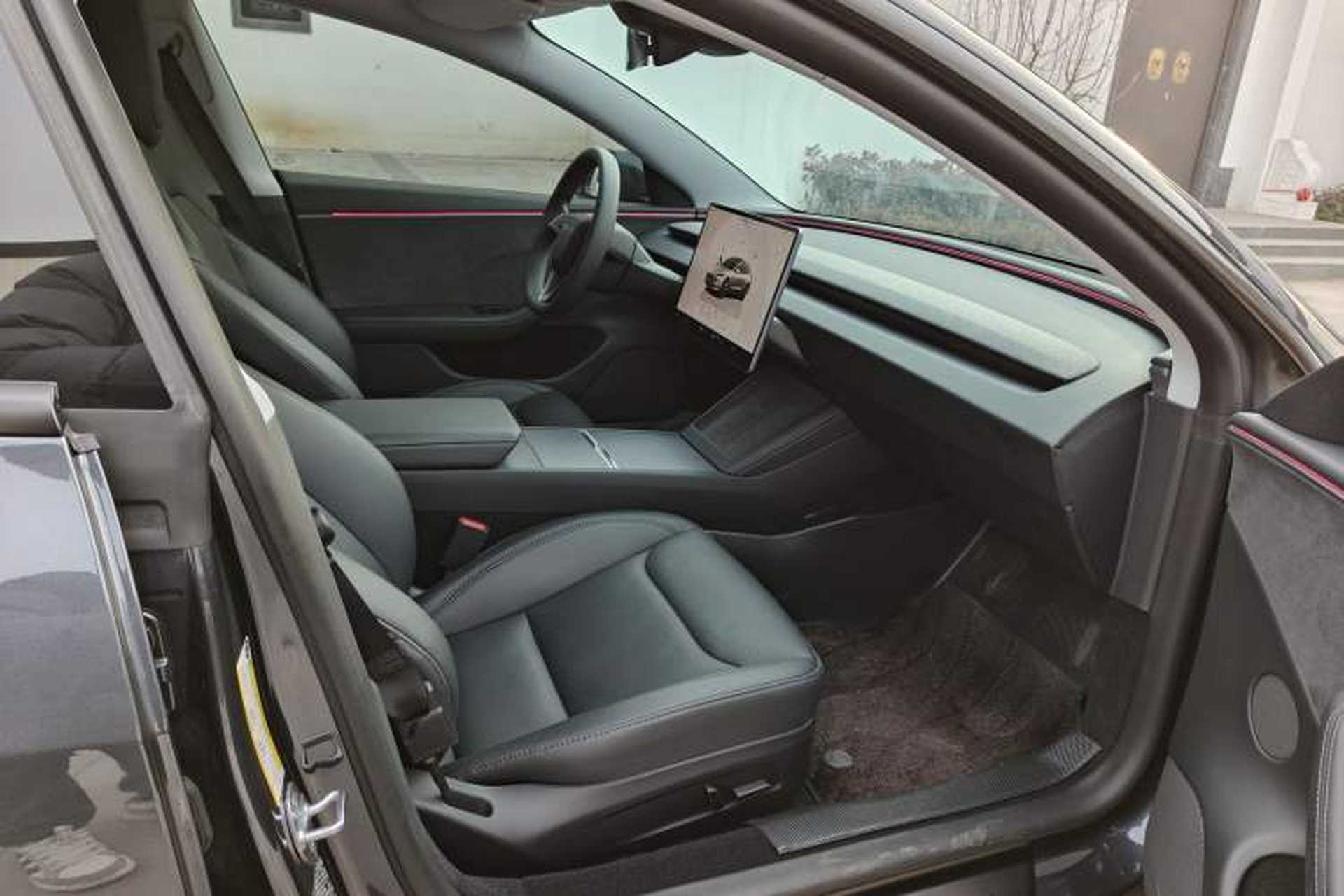 Used Tesla Model 3 2023 Long-Range All-Wheel-Drive Version Right Front Seat
