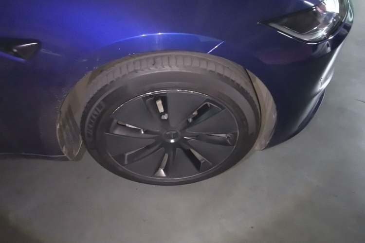 Used Tesla Model 3 2023 Rear-Wheel-Drive Version Right Front Wheel Hub