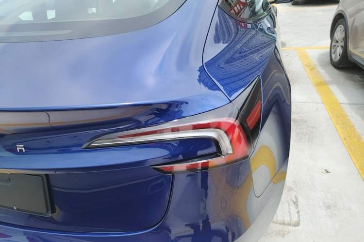 Used Tesla Model 3 2023 Rear-Wheel-Drive Version Right Rear Taillight