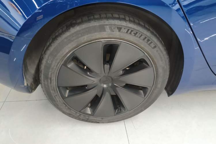 Used Tesla Model 3 2023 Rear-Wheel-Drive Version Right Rear Wheel Hub